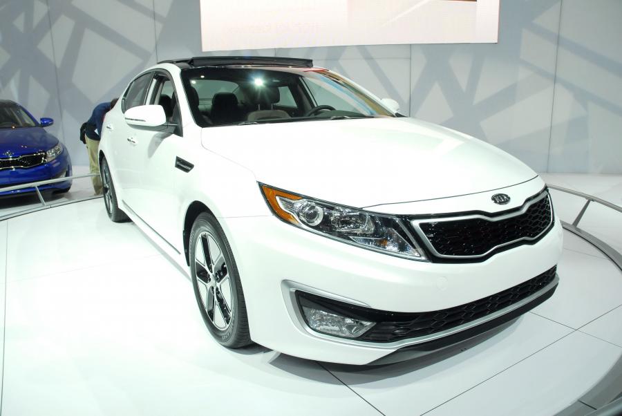  Kia Optima Hybrid 2011 года  (фото 9 из 29)